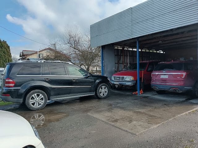 Automotive Mechanic Workshop